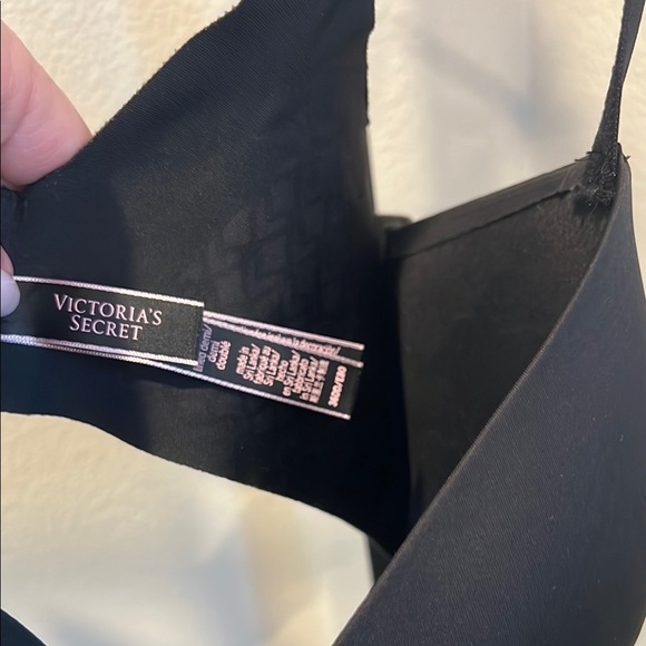Victoria's Secret Black Racerback T-Shirt Bra NWOT - Picture 2 of 4